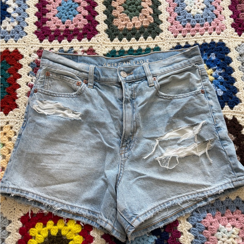 American Eagle Outfitters Light Wash Distressed High-Rise Denim Shorts. NWT.